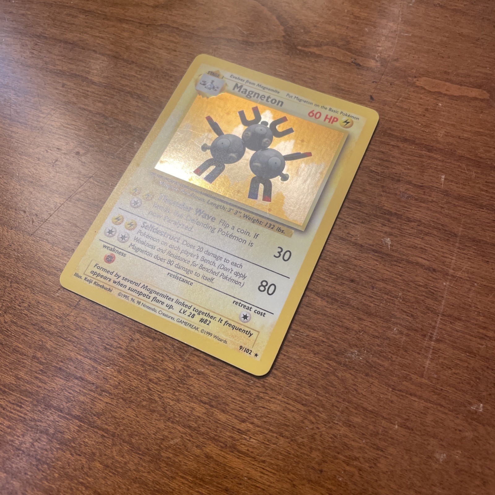 Pokemon Magneton 009/102 Base Set Holo