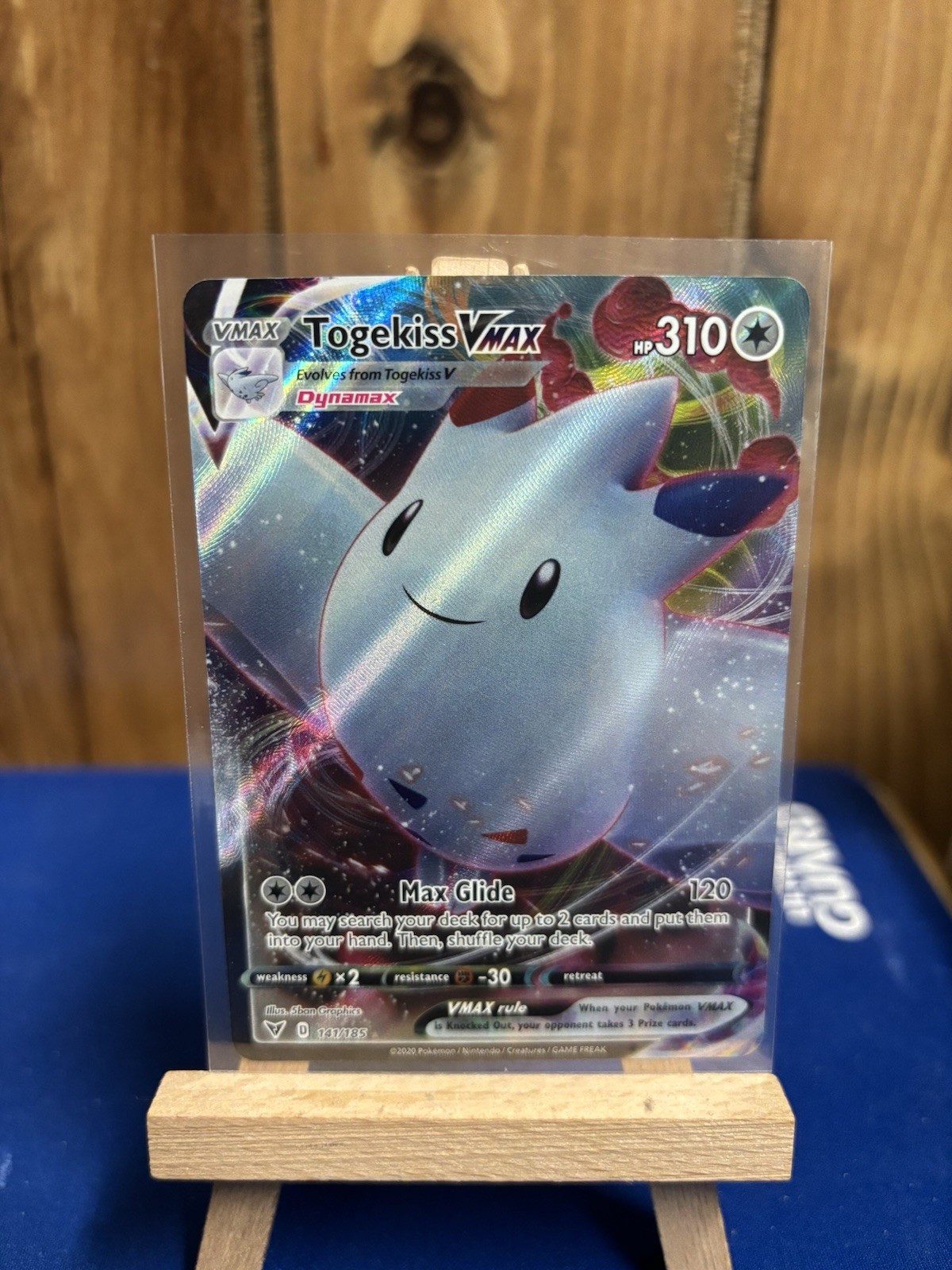 Togekiss VMAX 141/185 Swsh04: Vivid Voltage Holo