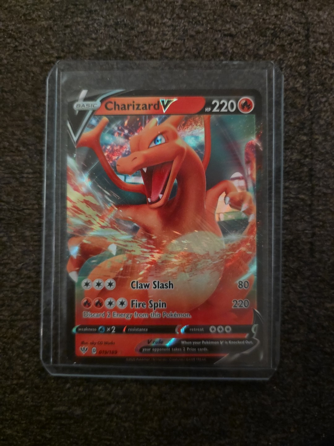 Pokémon TCG Charizard V 19/189 SWSH Darkness Ablaze Ultra Rare