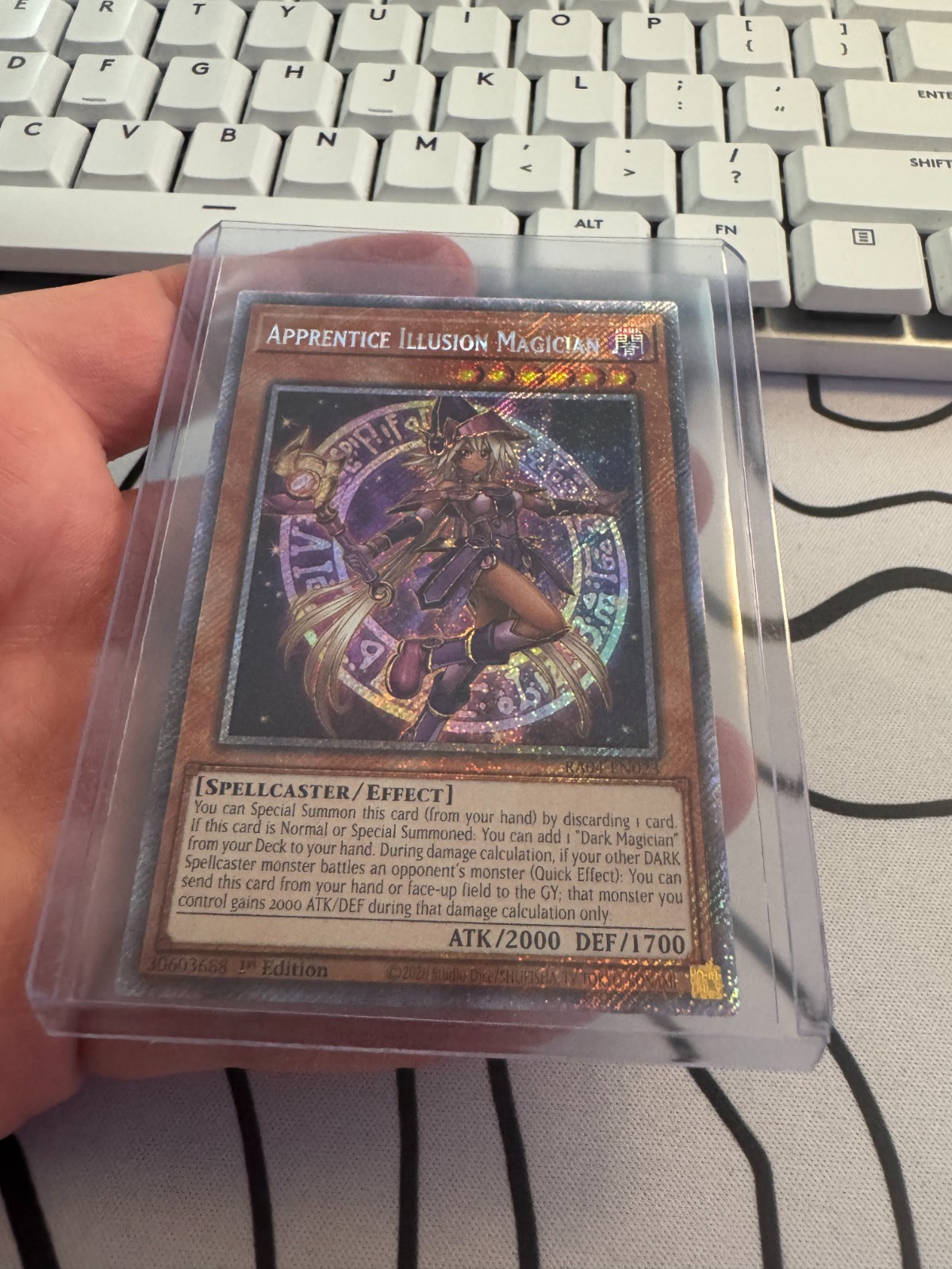 Apprentice Illusion Magician (Platinum Secret Rare) RA04 NM