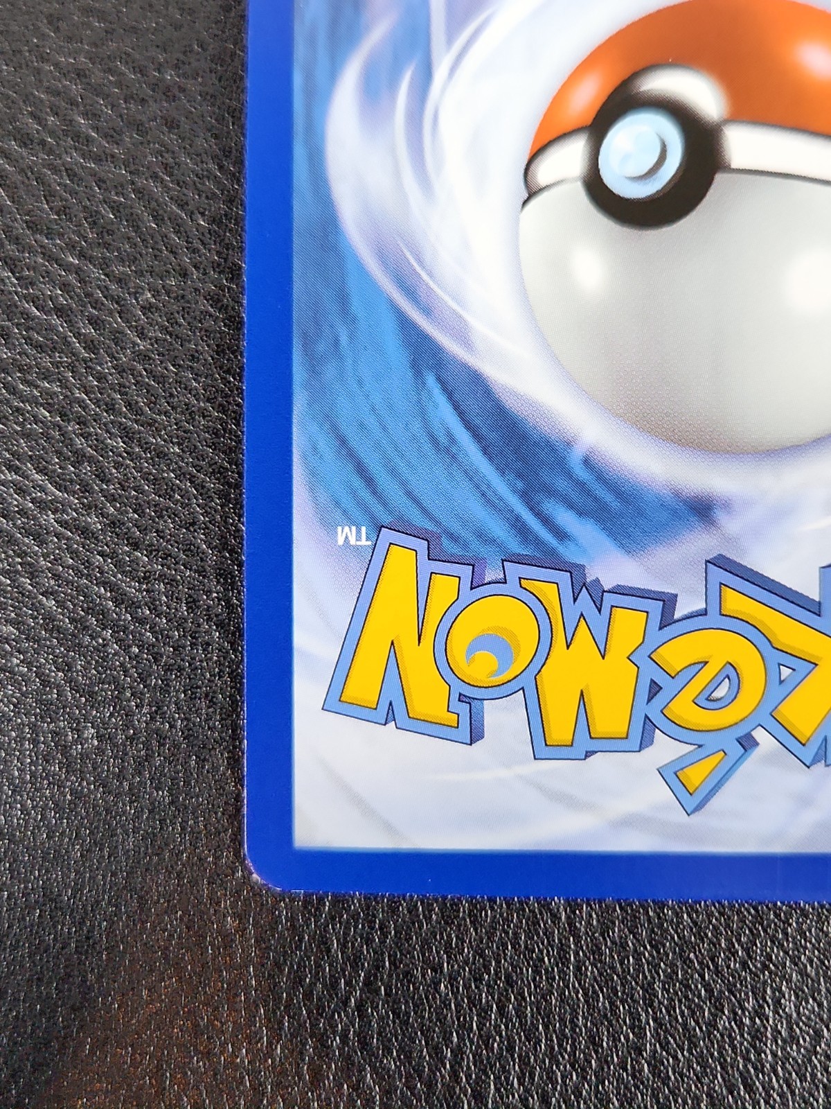 Pokémon TCG Glaceon VMAX Evolving Skies 041/203 Holo Ultra Rare