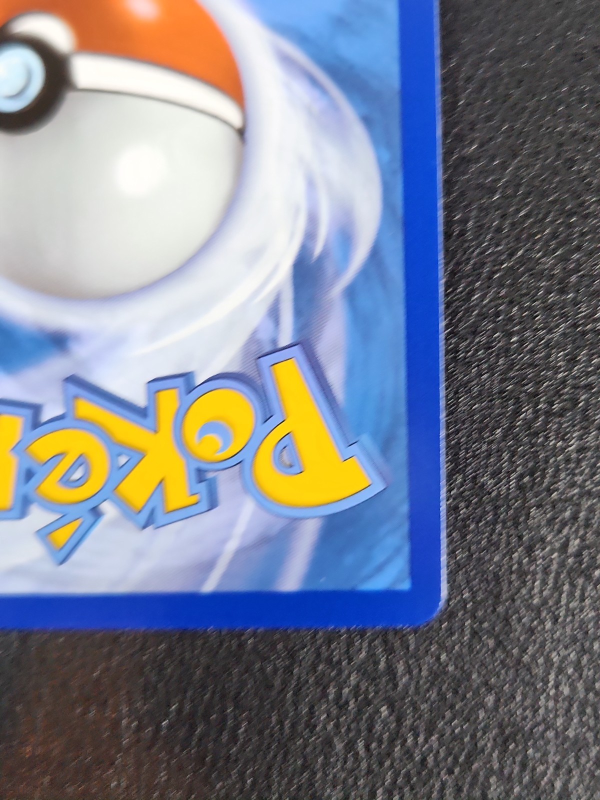 Pokémon TCG Glaceon VMAX Evolving Skies 041/203 Holo Ultra Rare