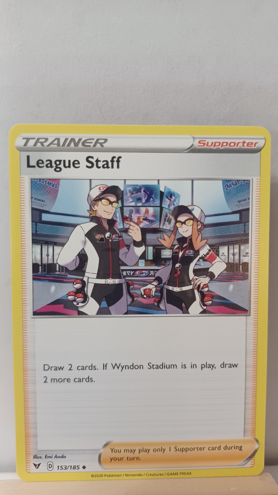 League Staff [LP] – Pokemon TCG Vivid Voltage 153/185 [Uncommon]