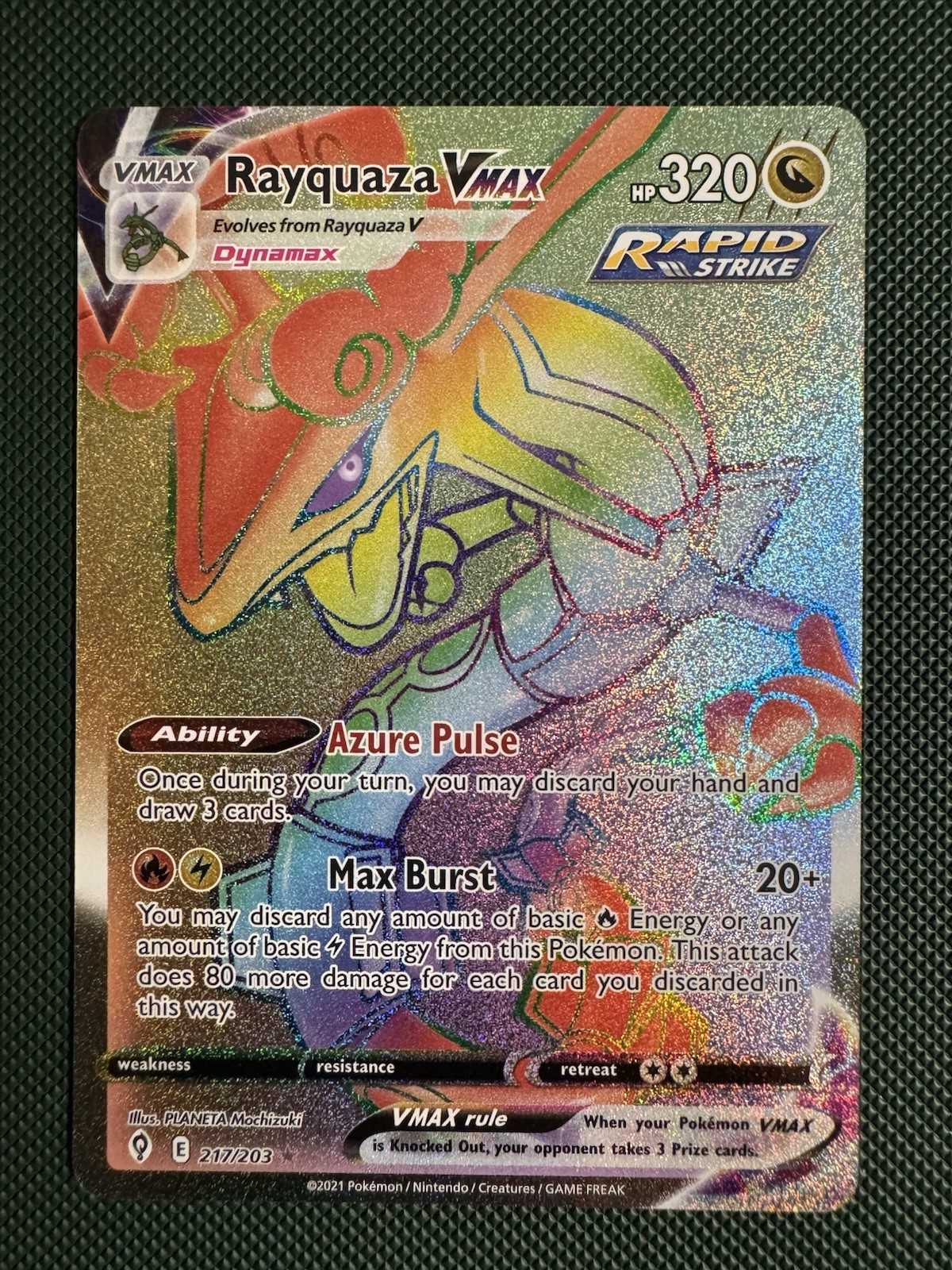 Pokémon Evolving Skies Rayquaza VMAX TCG 217/203 Rainbow Secret Rare NM