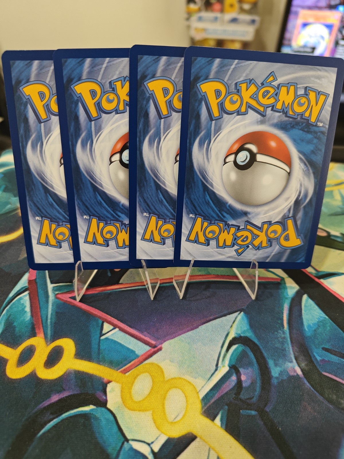 4x Trumbeak – 067/084 – ME05: Pitch Black (ME05) Pokemon Playset