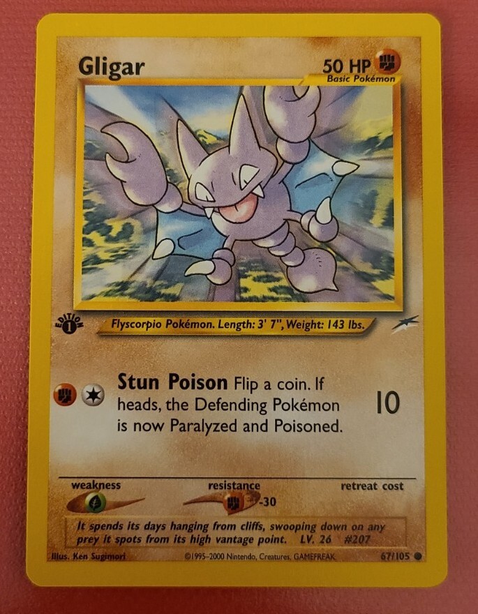 1st Edition Gligar 67/105 Neo Destiny Set Vintage Pokemon Card mint very sharp