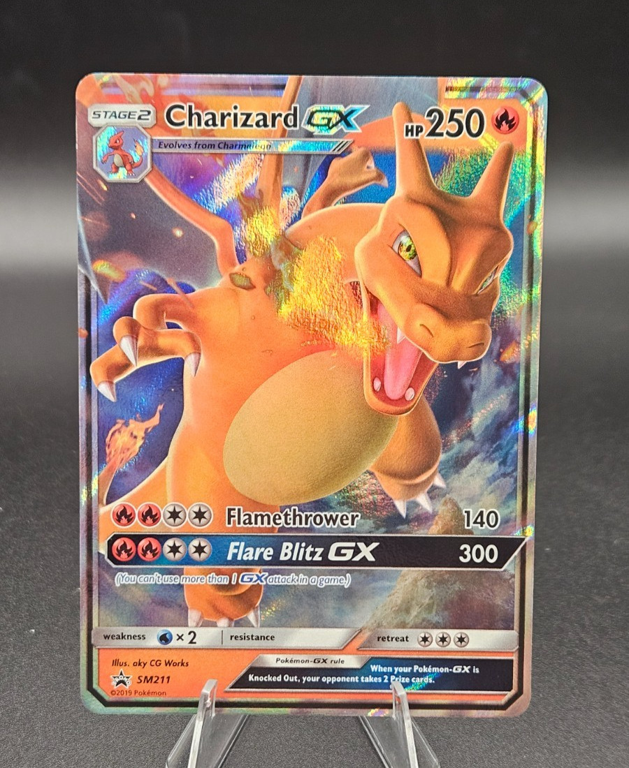 Pokemon TCG : Charizard GX – Sun & Moon SM211 Promo NM