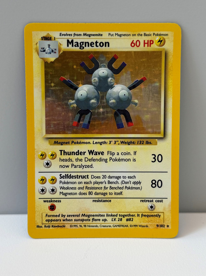 1999 POKEMON Magneton Base Set 9/102 Holo – RARE