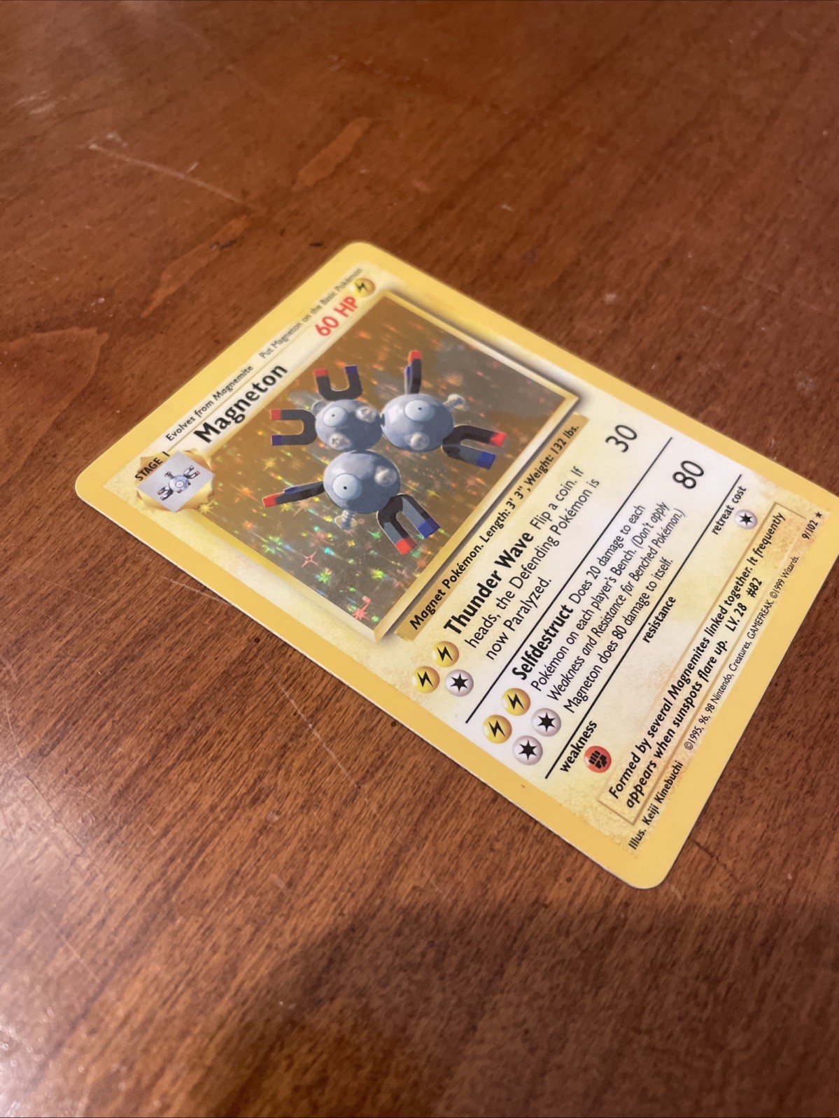 Pokemon Magneton 009/102 Base Set Holo