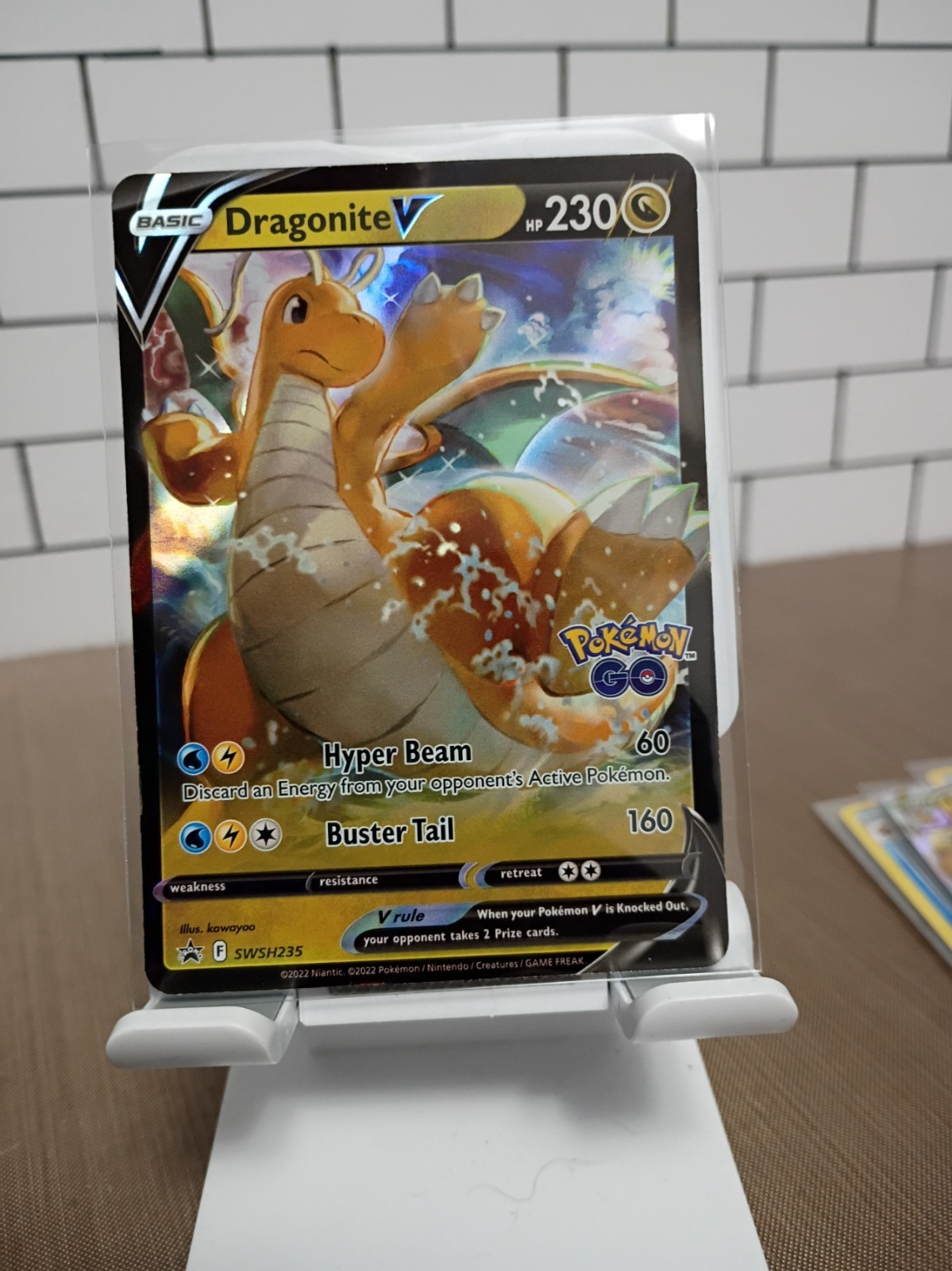 Dragonite V – SWSH235 – SWSH: Sword & Shield NM/ Pack Fresh