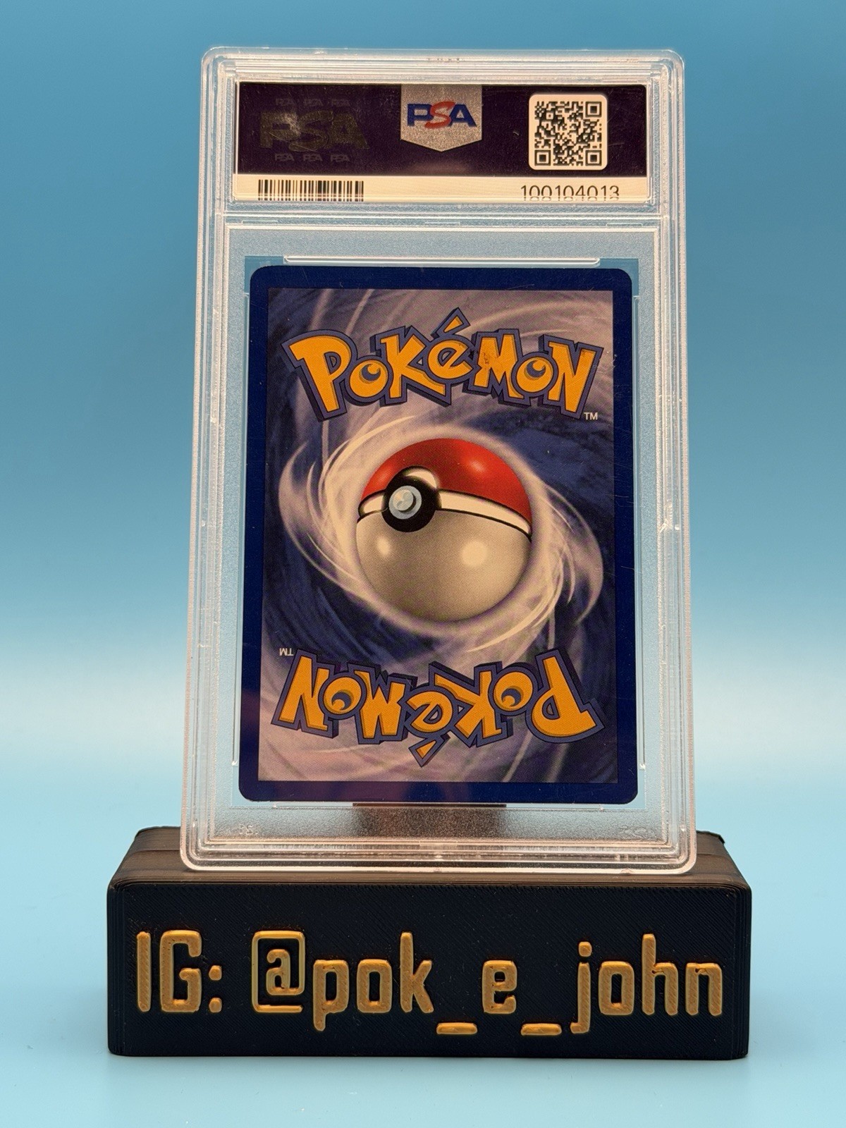 Alakazam 001/102 Base Set Holo PSA 8