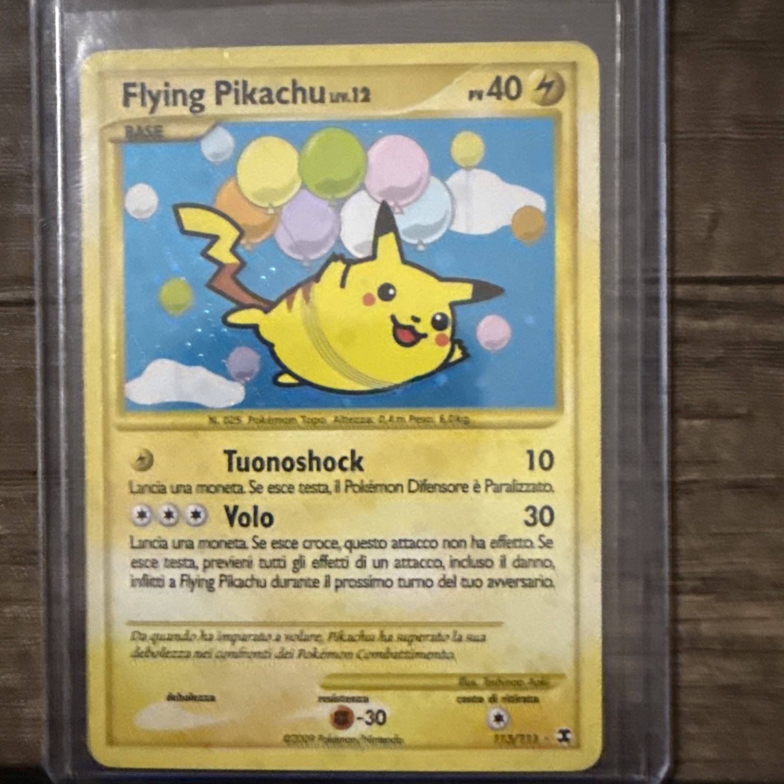 Flying Pikachu Holo 💫 (113/111 Rising Rivals) (LP) Latin language!!!!