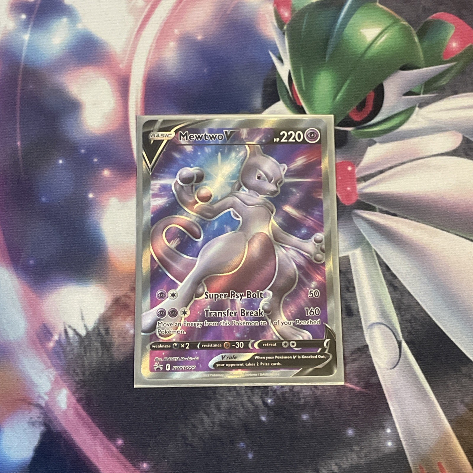 The Pokémon Company Mewtwo V SWSH229 Sword & Shield Promo Holo 220 HP ENG
