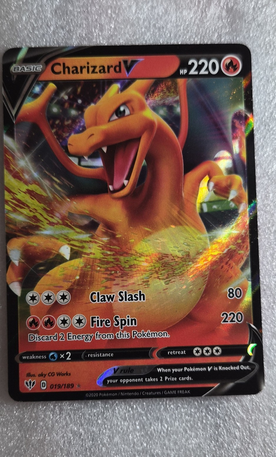 Charizard V 19/189 Ultra Rare Pokémon Sword & Shield Darkness Ablaze