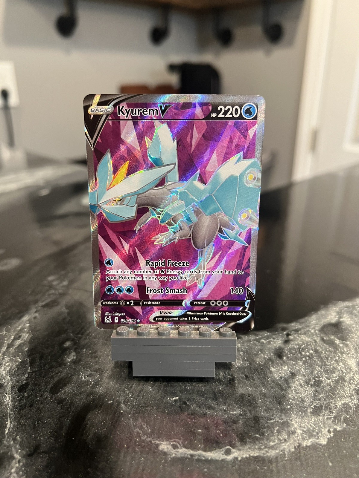 Kyurem V 174/196 Lost Origin NM