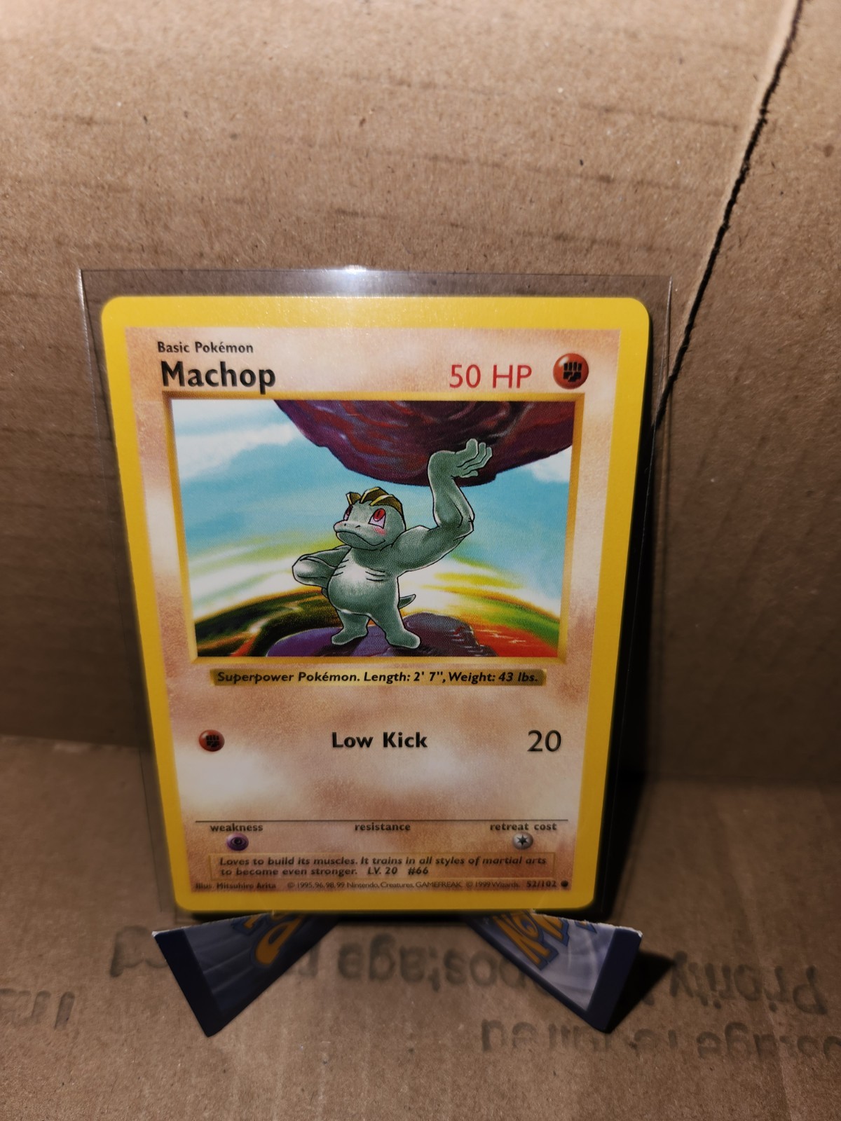 Machop 052/102 Base Set (Shadowless) Regular