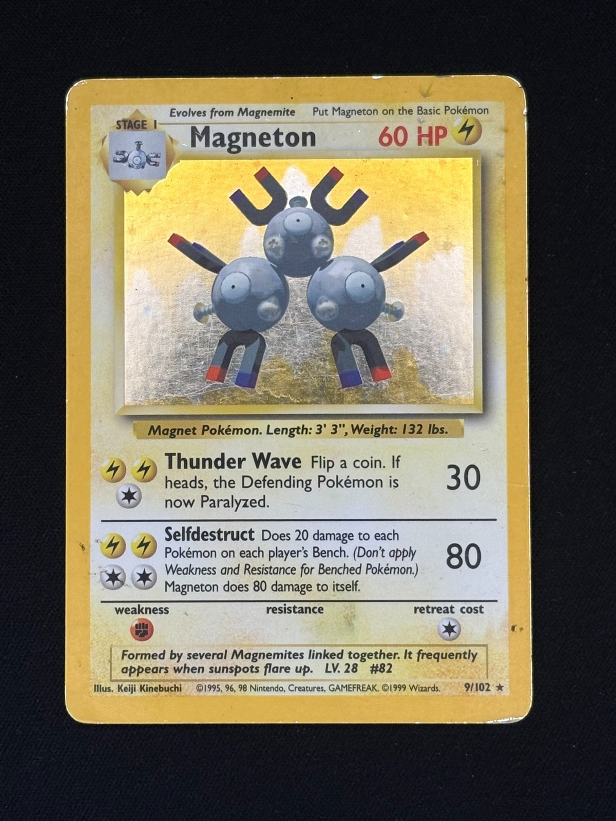 Magneton 009/102 – Base Set Holo – HP