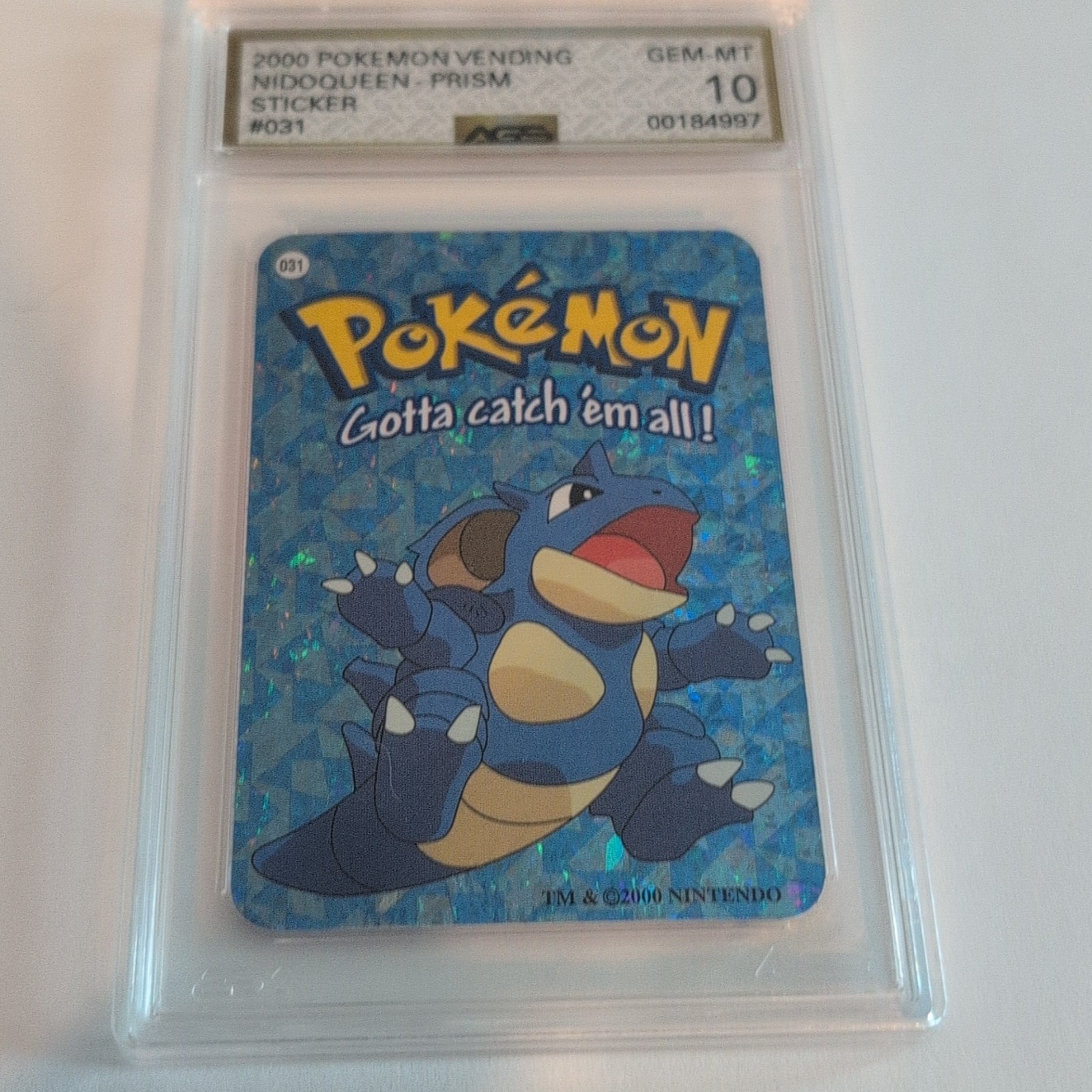 Nidoqueen #31 – Vintage Vending Machine Prism Sticker 2000 – AGS 10