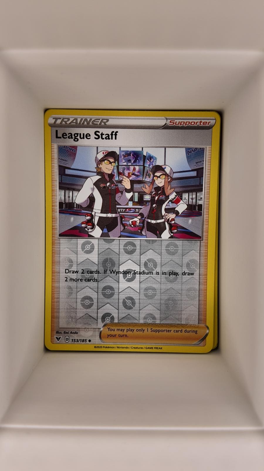 LEAGUE STAFF 153/185 REVERSE HOLO VIVID VOLTAGE LP