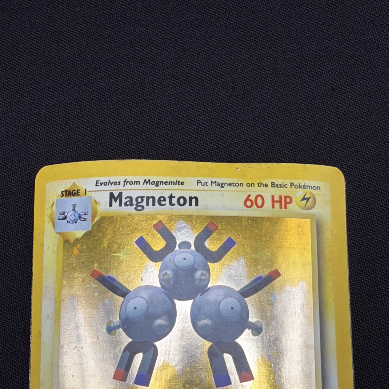 1999 Magneton 009/102 Pokemon Base Set Holo Damaged