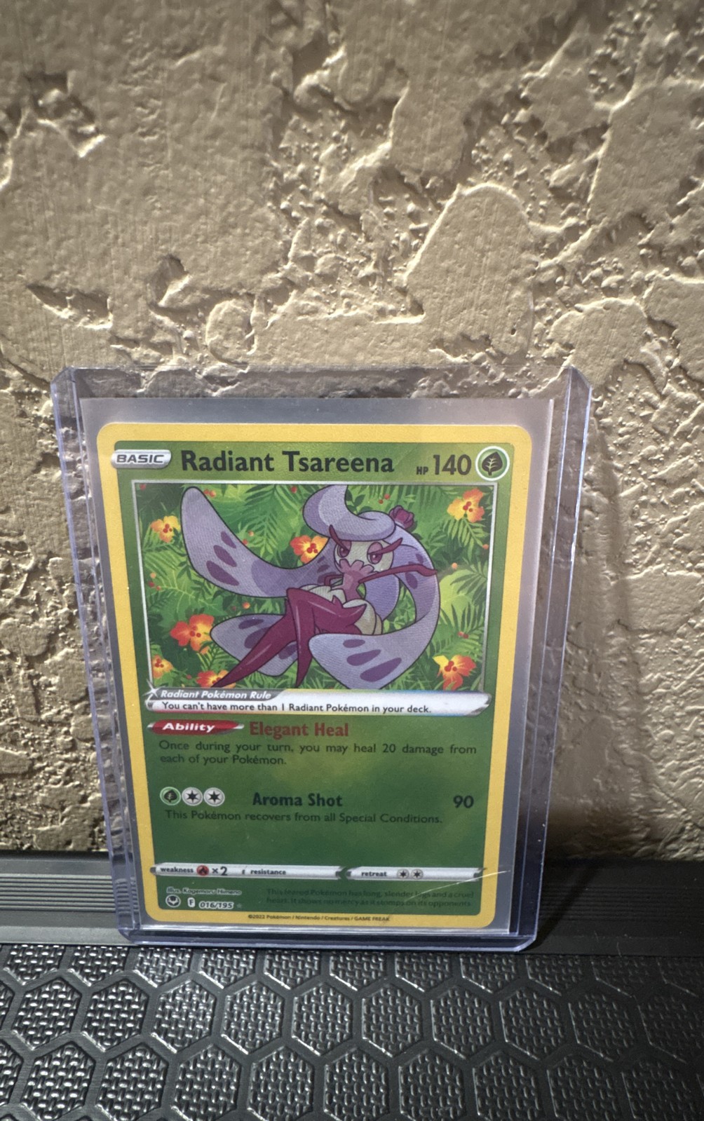 Radiant Tsareena 016/195 Swsh12: Sword & Shield – Silver Tempest Holo