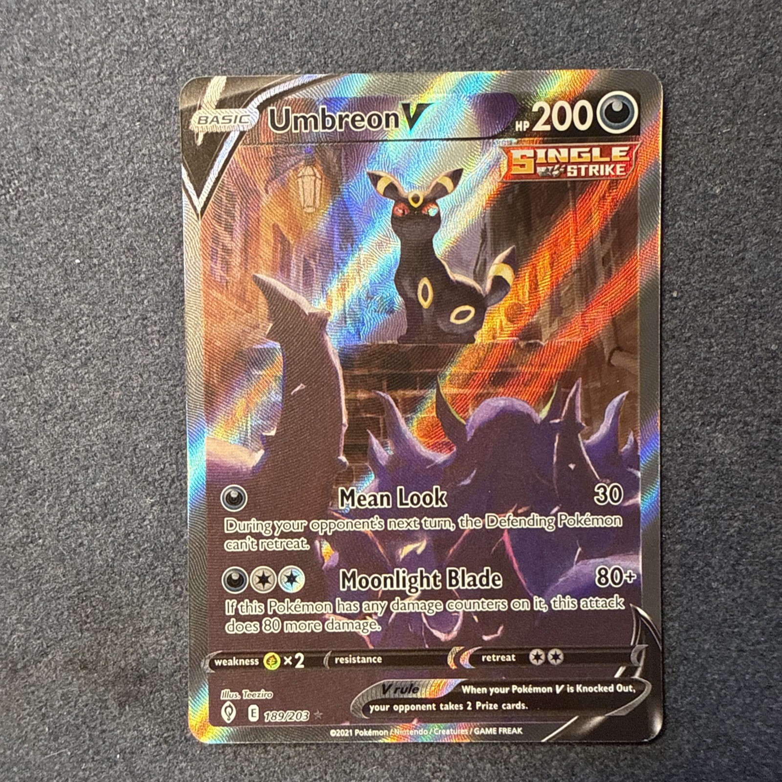 Pokemon Umbreon V Full Art 189/203 Evolving Skies, NM or Better Condition