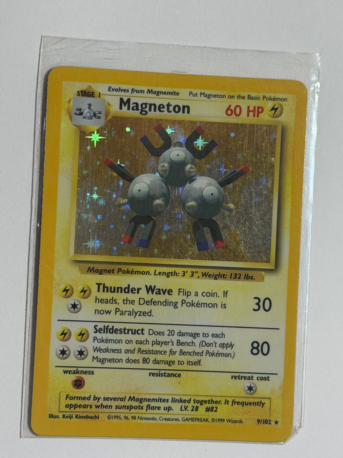 Magneton #009/102 Base Set Holo Rare, Unlimited Lightly played