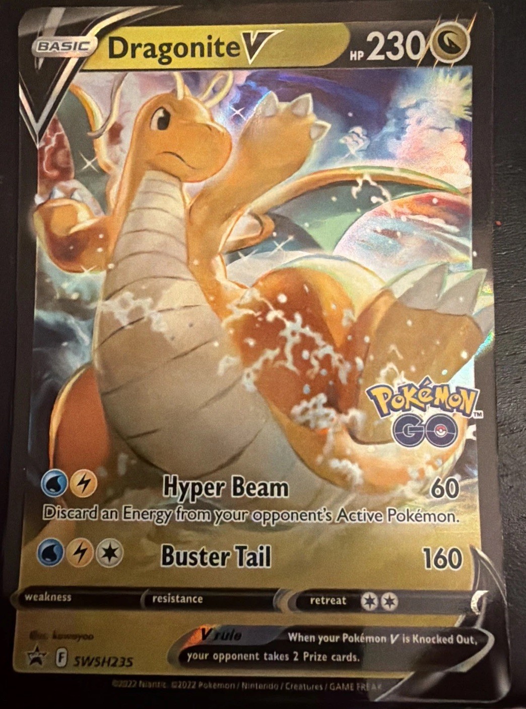 Dragonite V – Holo SWSH235 SWSH: Sword & Shield Promo Cards NM