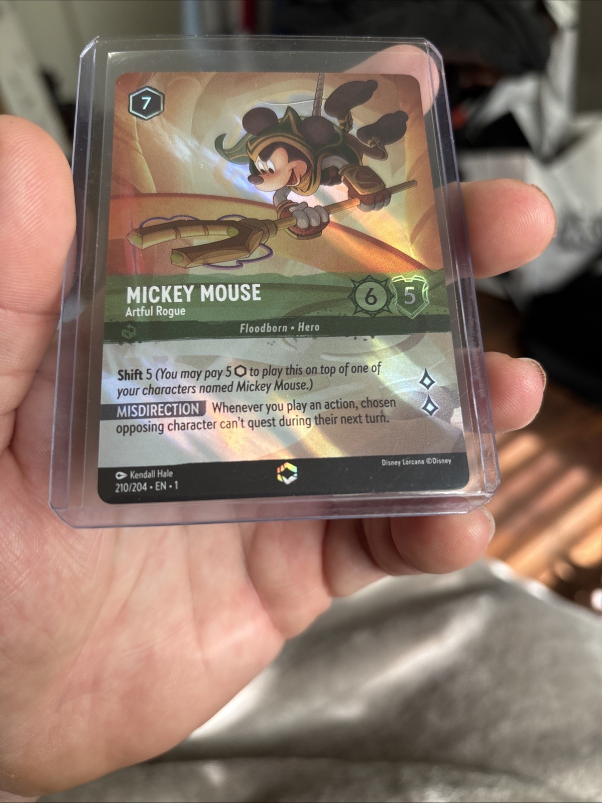 Disney Lorcana Mickey Mouse-Artful Rogue 210/204 First Chapter – Enchanted