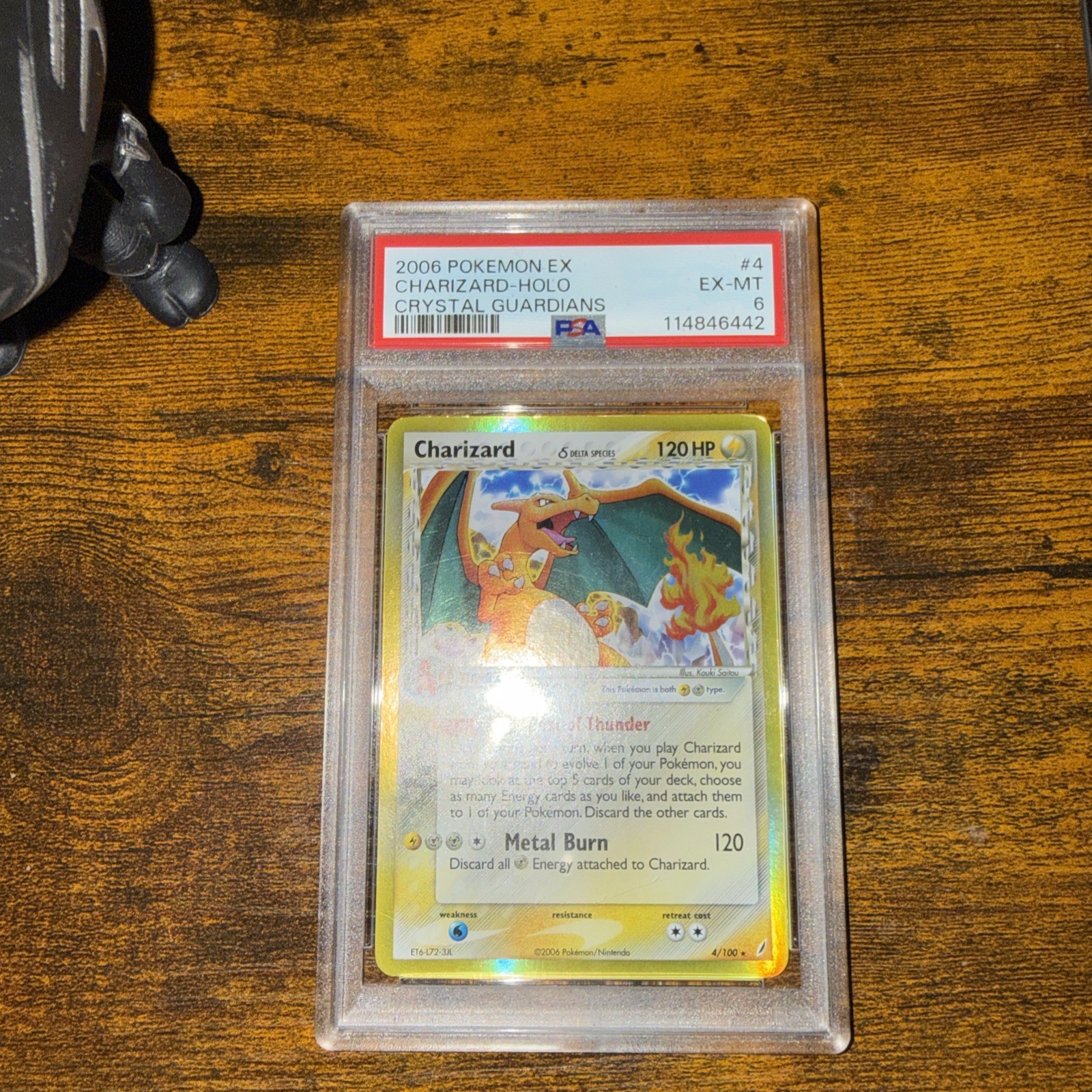Charizard (Delta Species) 4/100 EX Crystal Guardians Holo