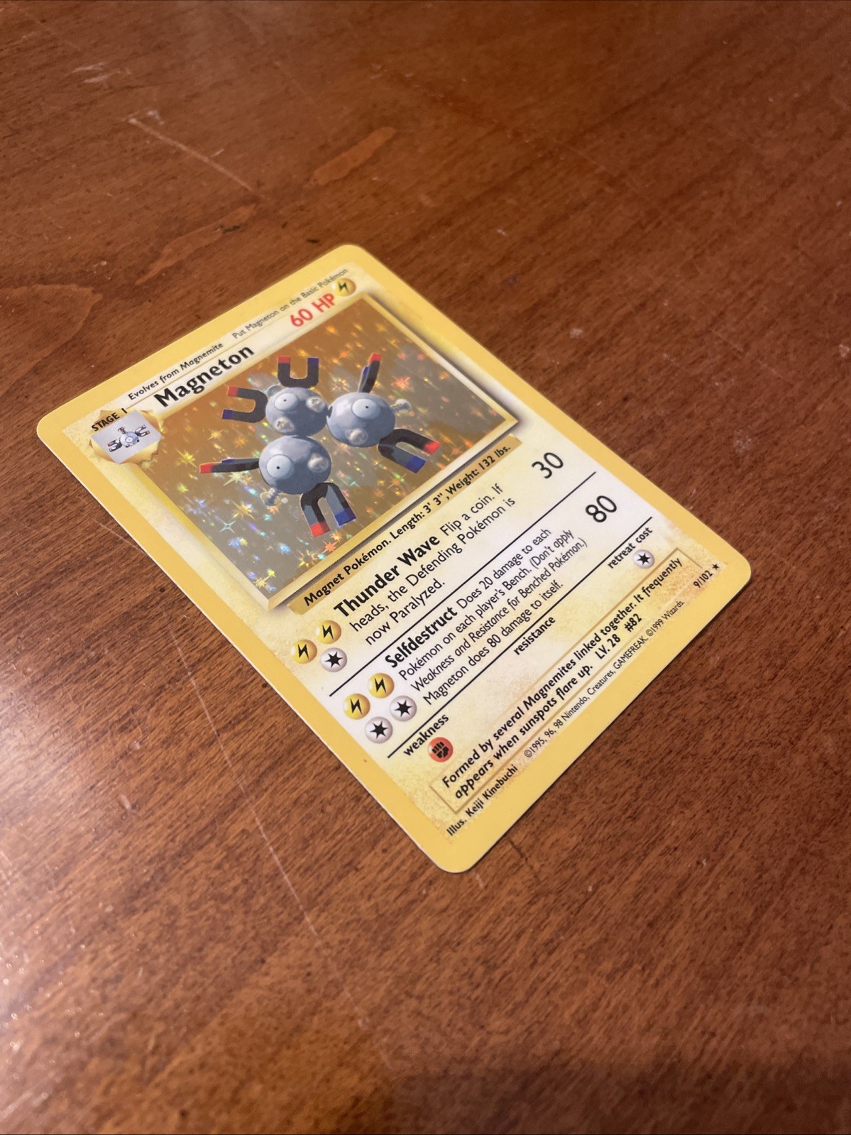 Pokemon Magneton 009/102 Base Set Holo