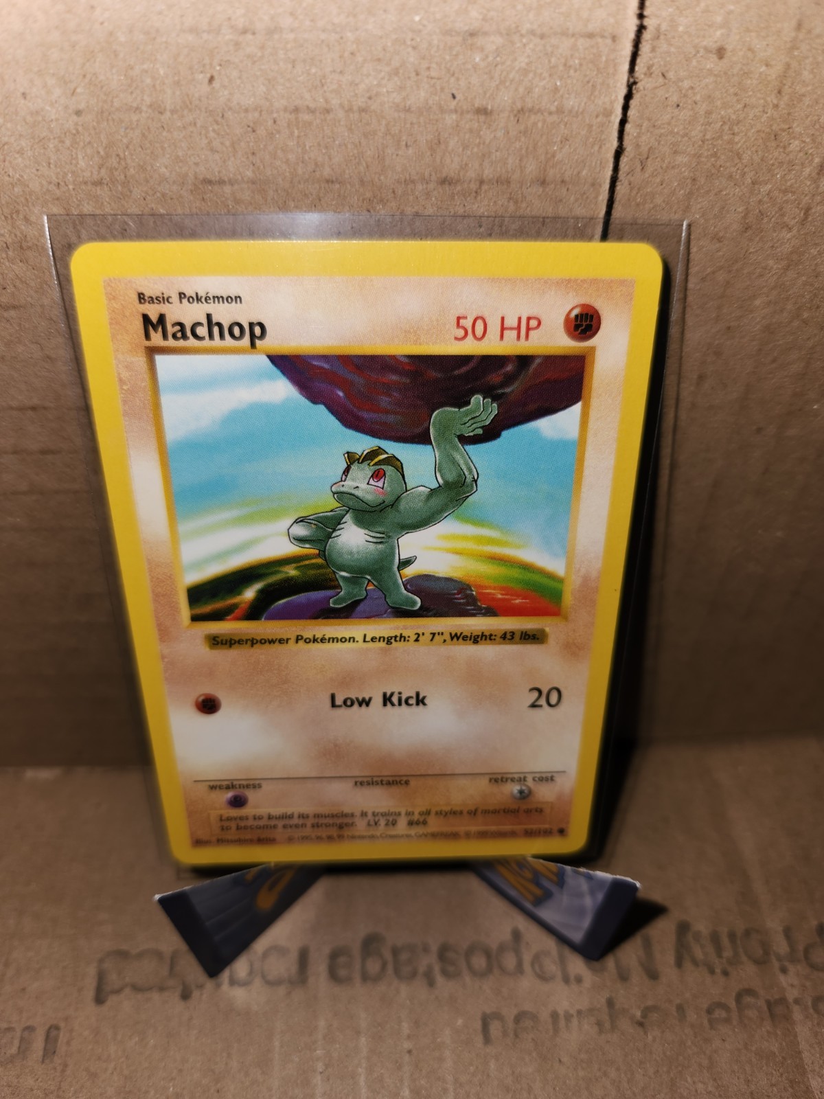 Machop 052/102 Base Set (Shadowless) Regular