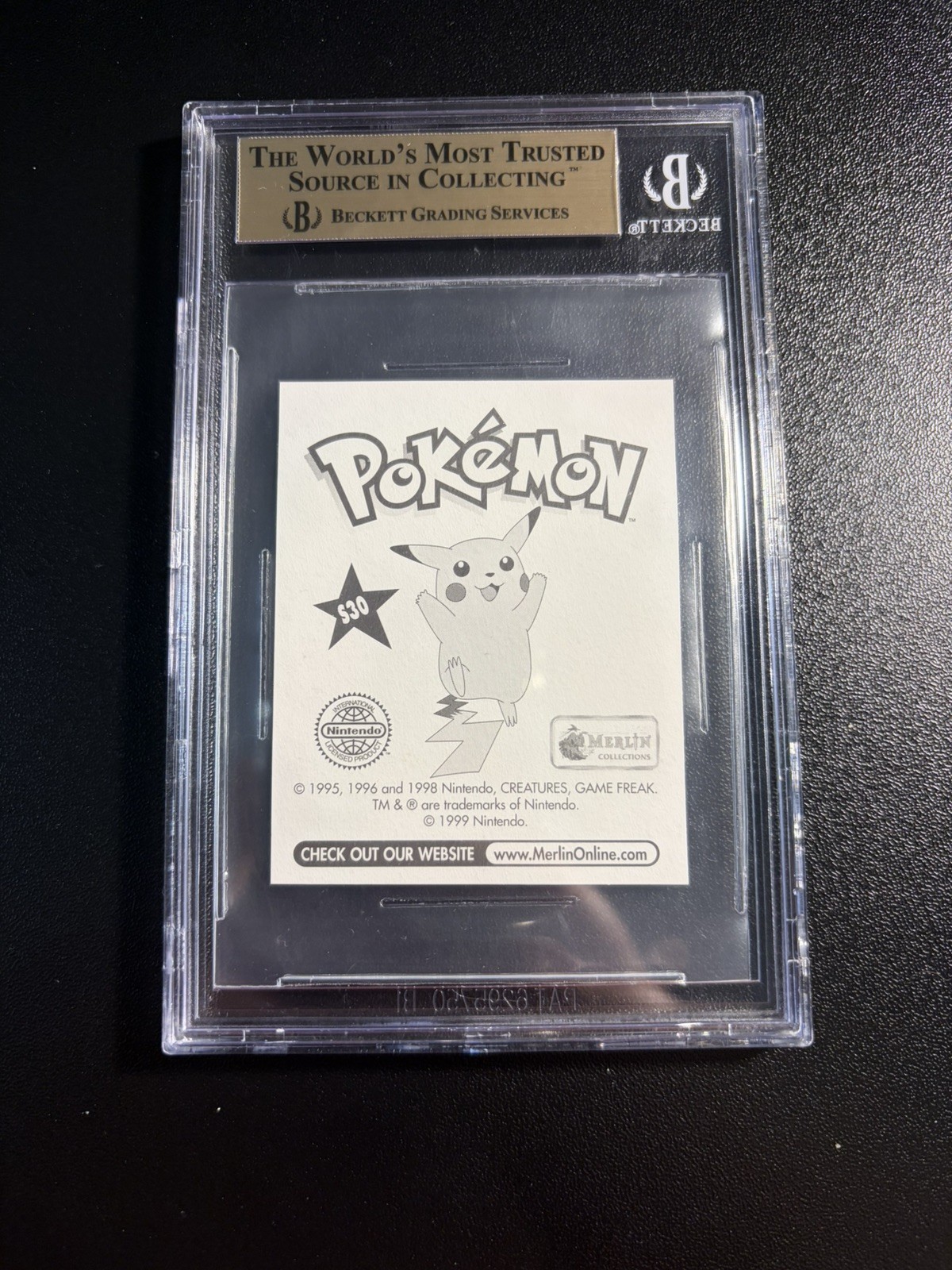 1999 MERLIN POKEMON #S30 PIKACHU-PRISM BGS 10 POP 1