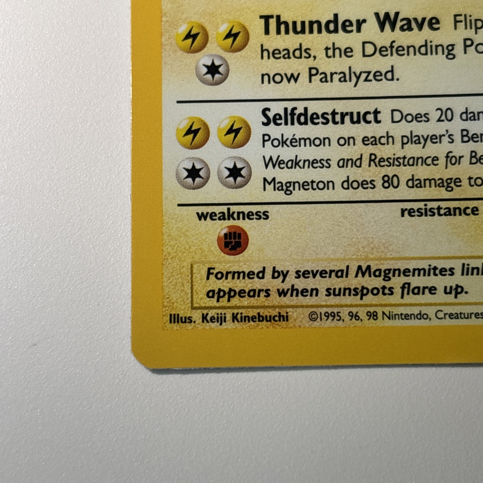 Magneton 009/102 Base Set Holo Pokémon TCG