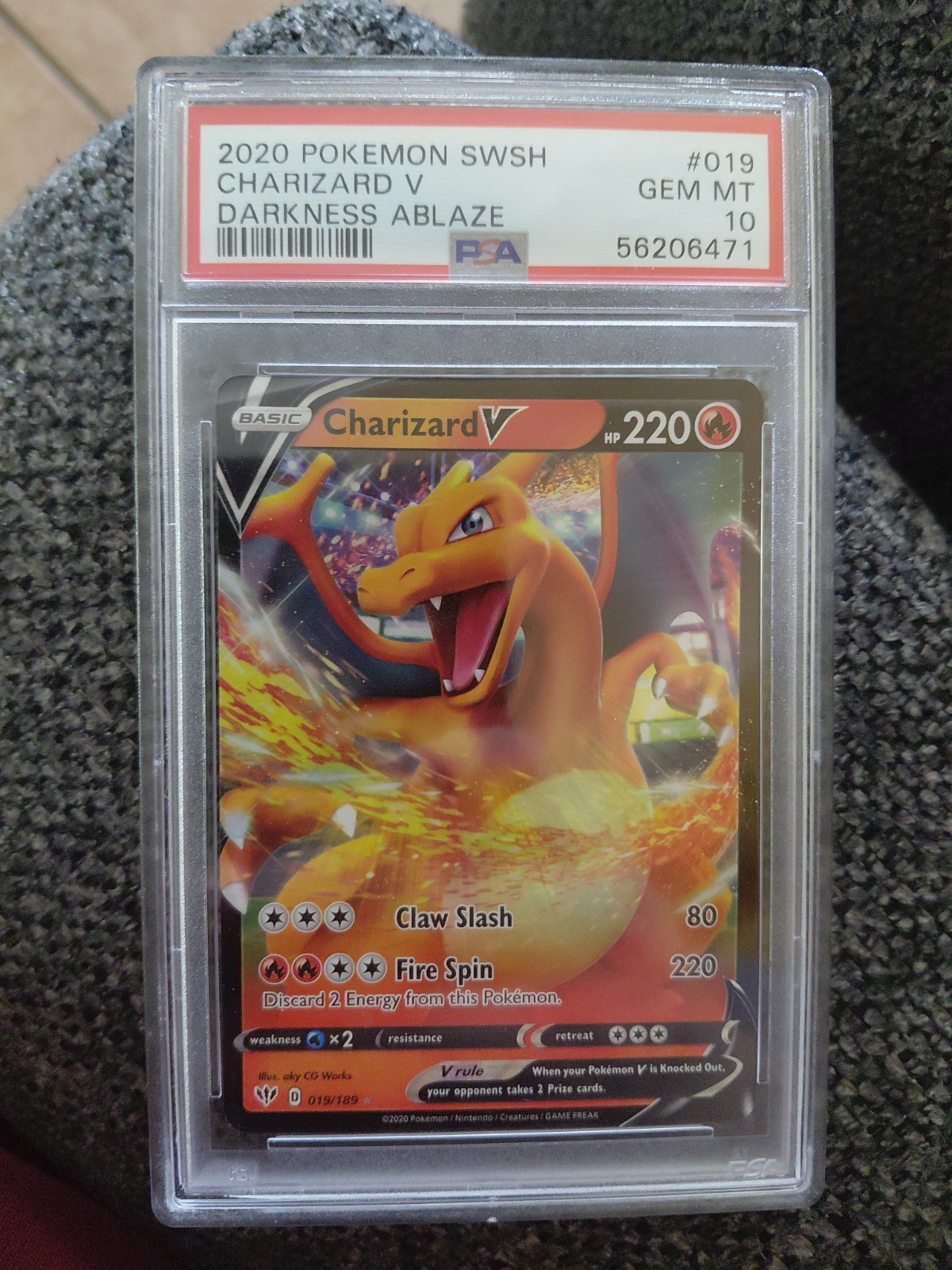 2020 Pokémon SWSH Charizard v Darkness Ablaze 19/189 PSA 10