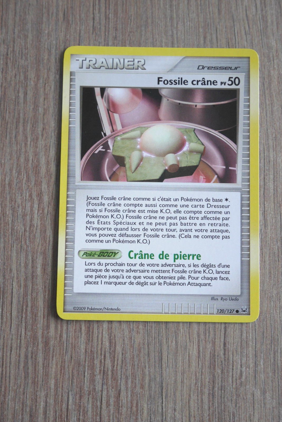 Pokemon Card: TRAINER – Skull Fossil – PV 50 – 120/127 – Platinum – 2009