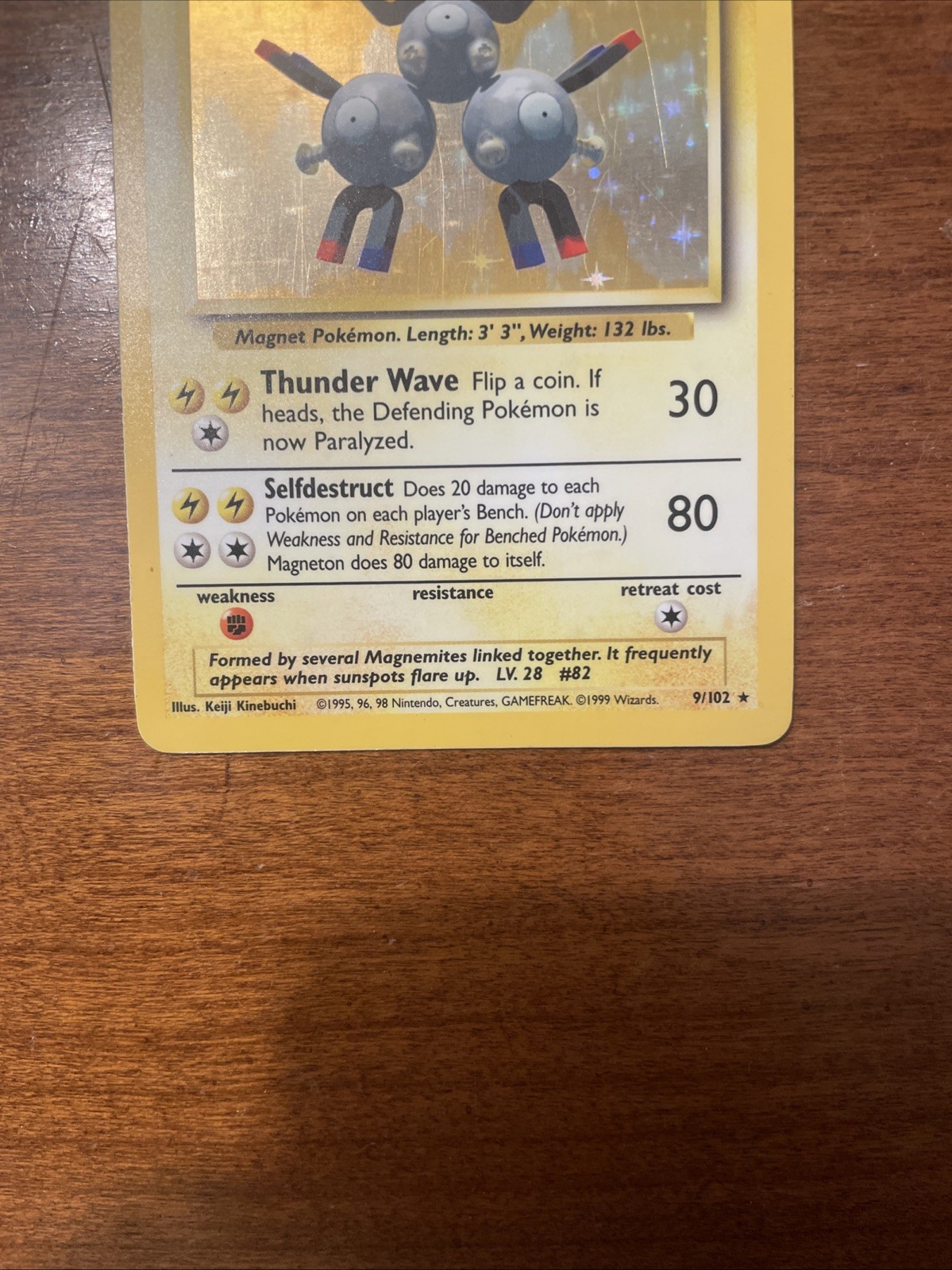 Pokemon Magneton 009/102 Base Set Holo