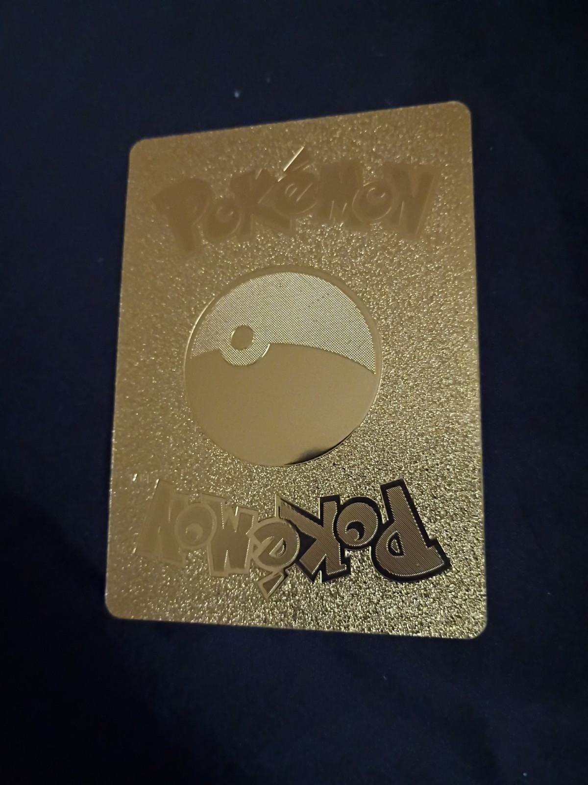 Charizard V HP522 Interlaced Flames Gold Foil Fan Art Card