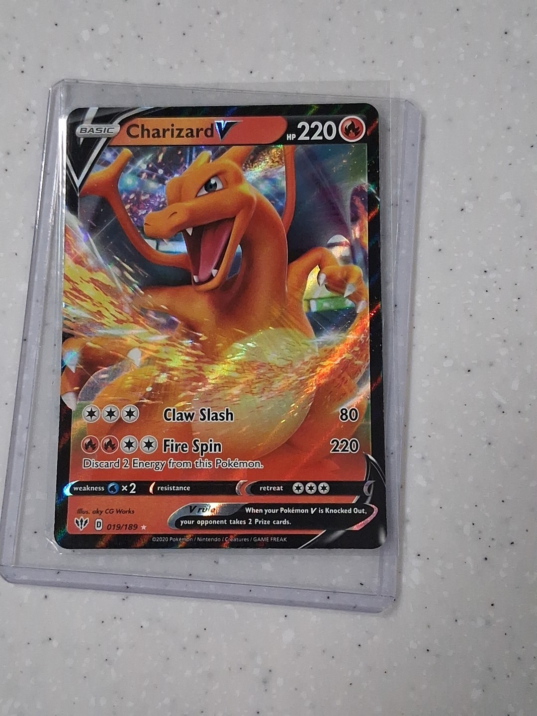Pokémon TCG Charizard v Darkness Ablaze Holo Ultra Rare Card 19/189