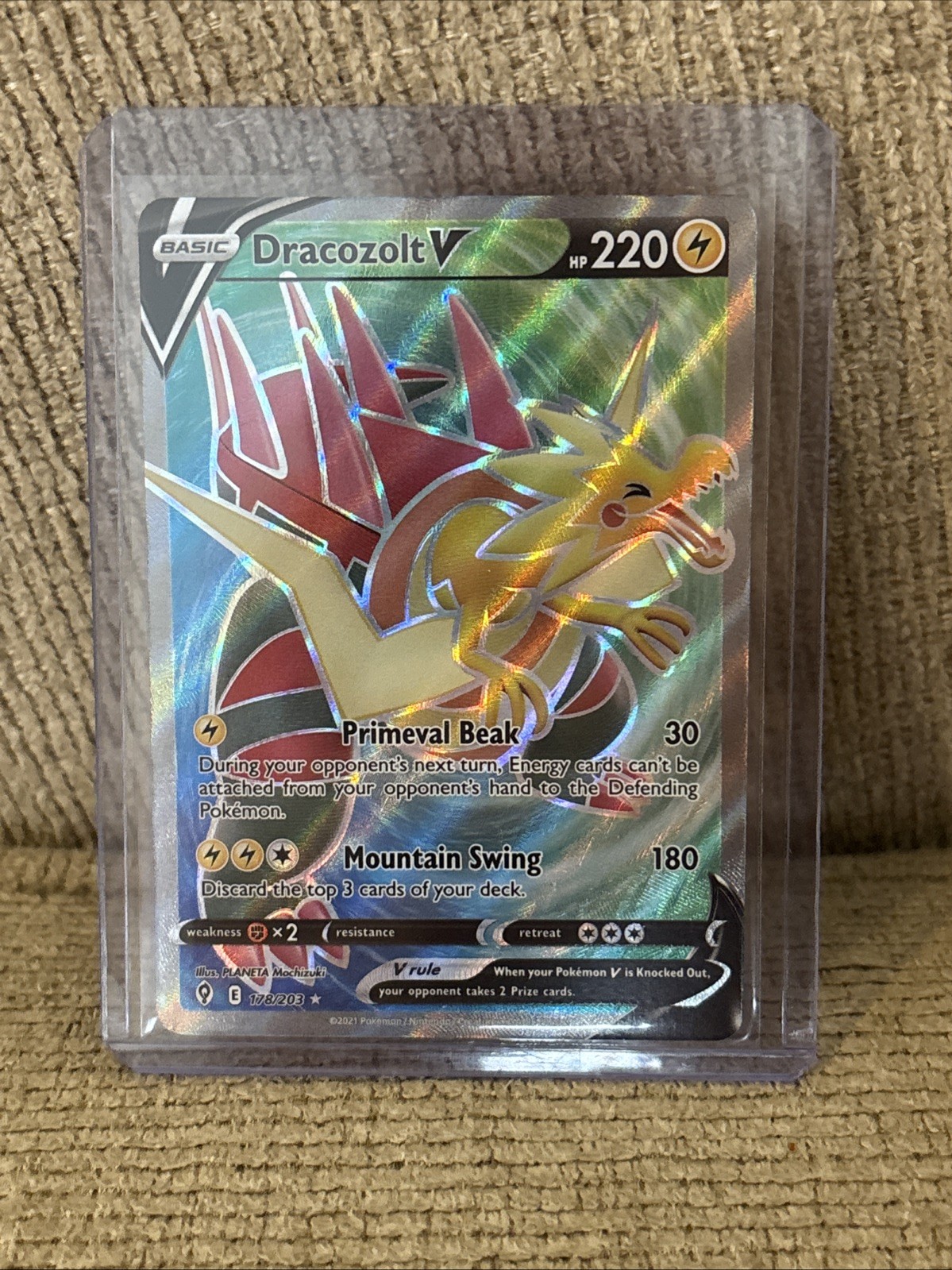 Dracozolt V (Full Art) 178/203 SWSH07: Evolving Skies Holo
