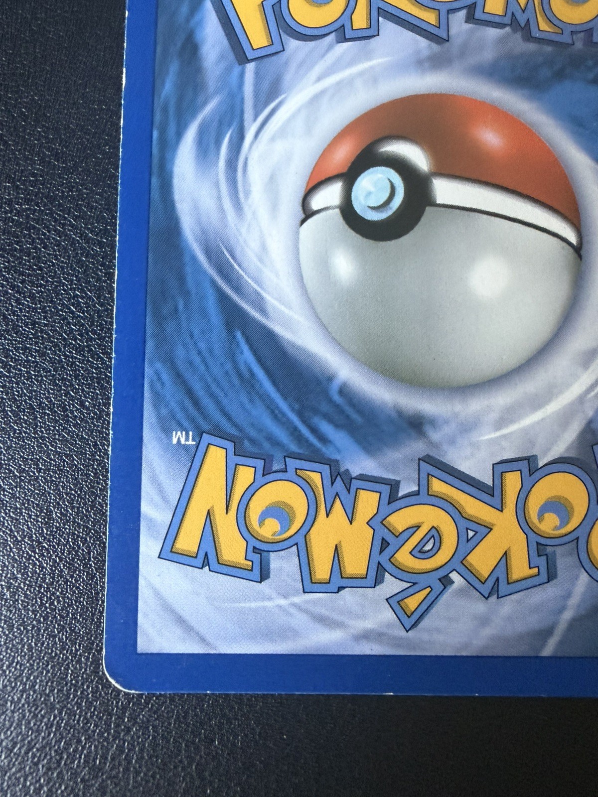 Pokémon Reshiram 113/114 Black & White Ultra Rare Full Art Holo 2011 NM-LP