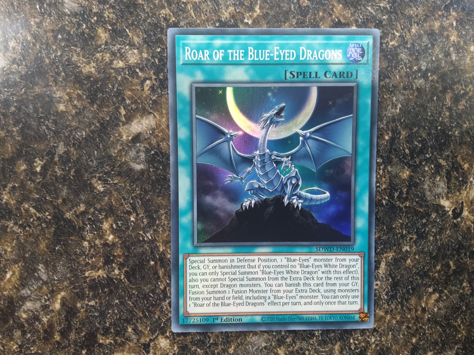 Blue-Eyes White Dragon DECK CORE True Light The White Stone of Ancients KAIBA